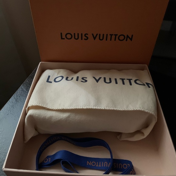 **SOLD** Louis Vuitton Damier Azur Mini Pouchette - Picture 8 of 8